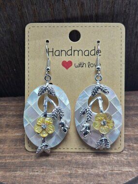 NWT Yellow Flower Earrings Pierced Acrylic Cottagecore Dangle Drop Fashion OOAK